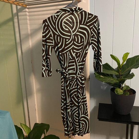 BCX brown & mint green geometric pattern wrap dress - Picture 4 of 16